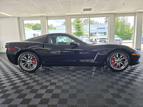 Used 2006 Chevrolet Corvette Coupe w/ Preferred Equipment Group RWD image 2