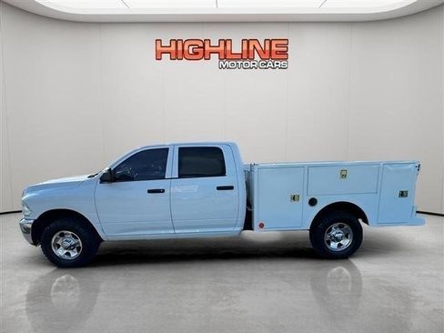 Used 2018 RAM 3500 Tradesman w/ Chrome Appearance Group RWD image 9