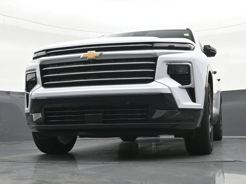 Used 2026 Chevrolet Traverse High Country FWD image 33