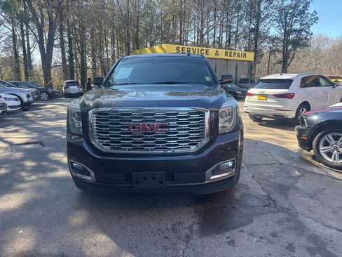 Used 2018 GMC Yukon Denali image 3