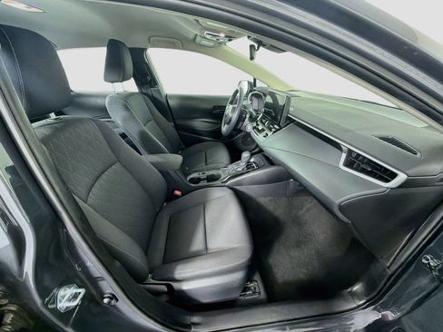 Used 2025 Toyota Corolla LE FWD image 29