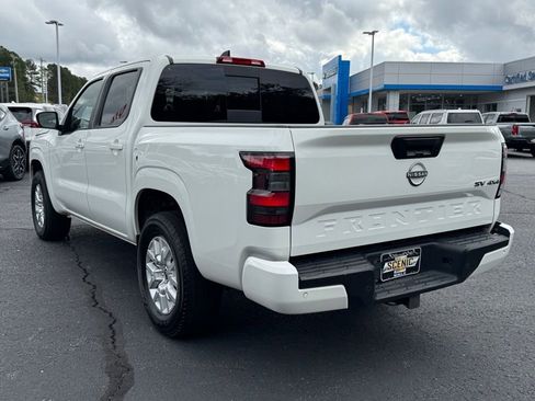 Used 2024 Nissan Frontier SV w/ SV Convenience Package image 5