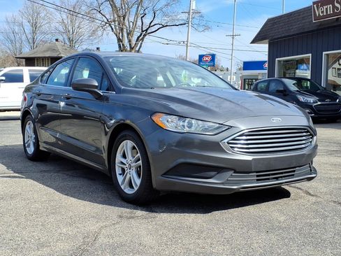 Used 2018 Ford Fusion SE image 6