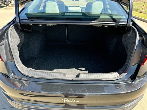 Used 2024 Volkswagen Jetta SE FWD image 22