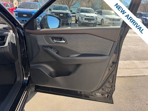 Used 2023 Nissan Rogue SV image 10