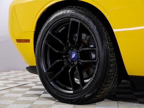 Used 2017 Dodge Challenger R/T image 48