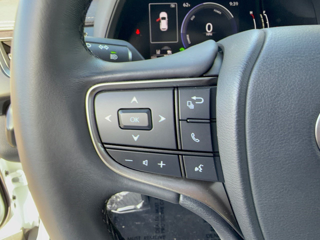 Certified 2025 Lexus UX 300h FWD w/ Accessory Package (Z2) image 19