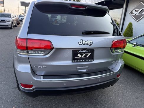 Used 2017 Jeep Grand Cherokee Limited AWD/4WD image 5