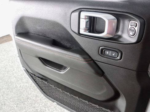 Used 2021 Jeep Wrangler Unlimited Sahara image 22