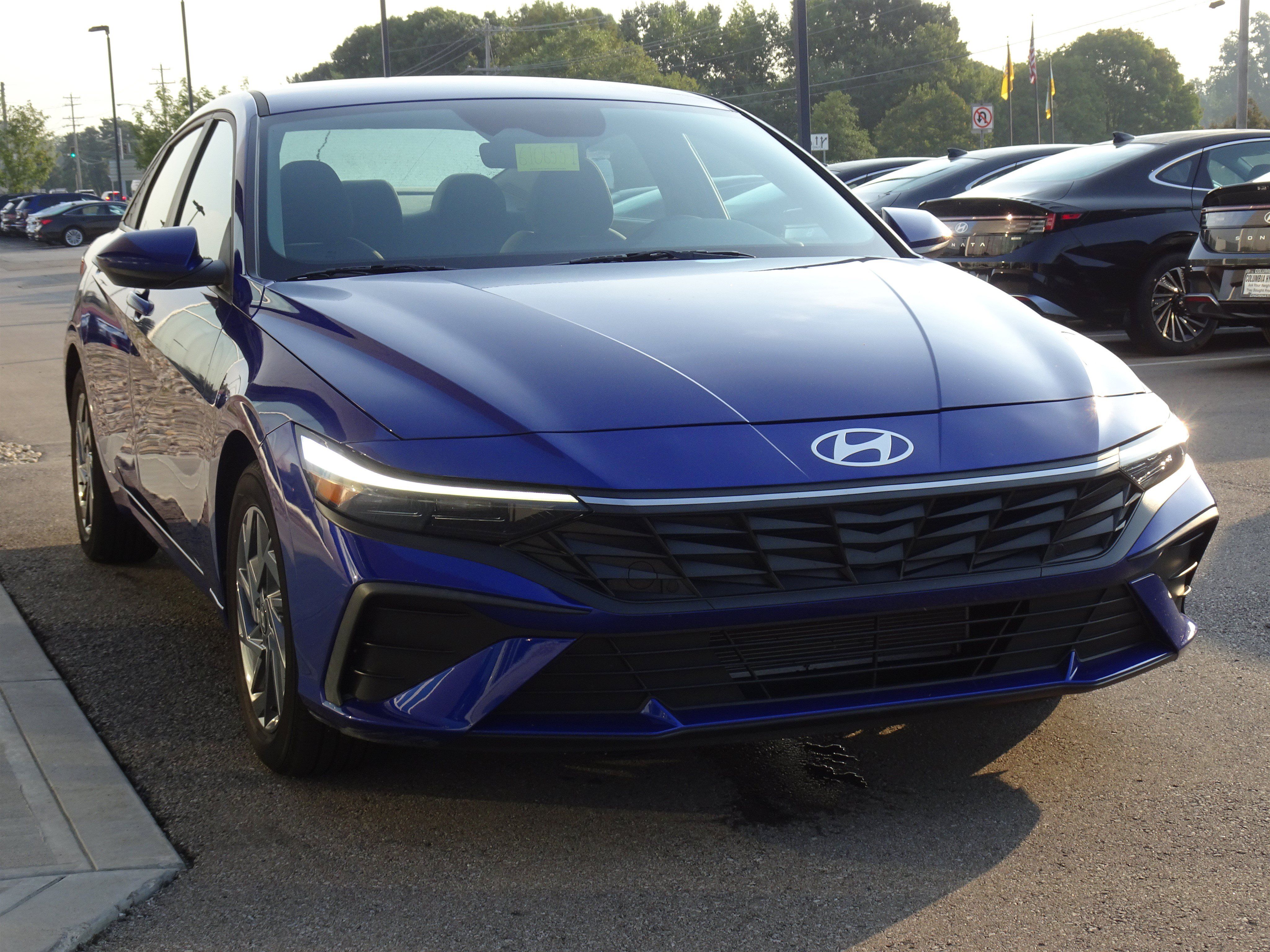 Used 2024 Hyundai Elantra SEL FWD image 6