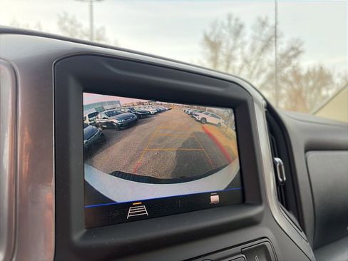 Used 2022 Chevrolet Silverado 2500 Custom w/ Custom Value Package image 16