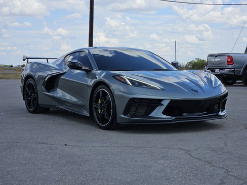 Used 2023 Chevrolet Corvette Stingray Coupe w/ Z51 Performance Package RWD image 3