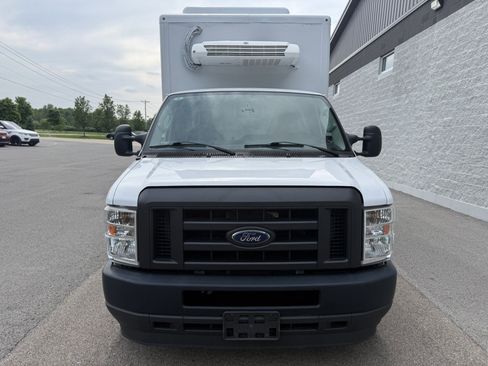 Used 2023 Ford E-350 and Econoline 350 Super Duty w/ Power Windows & Locks Group RWD image 2