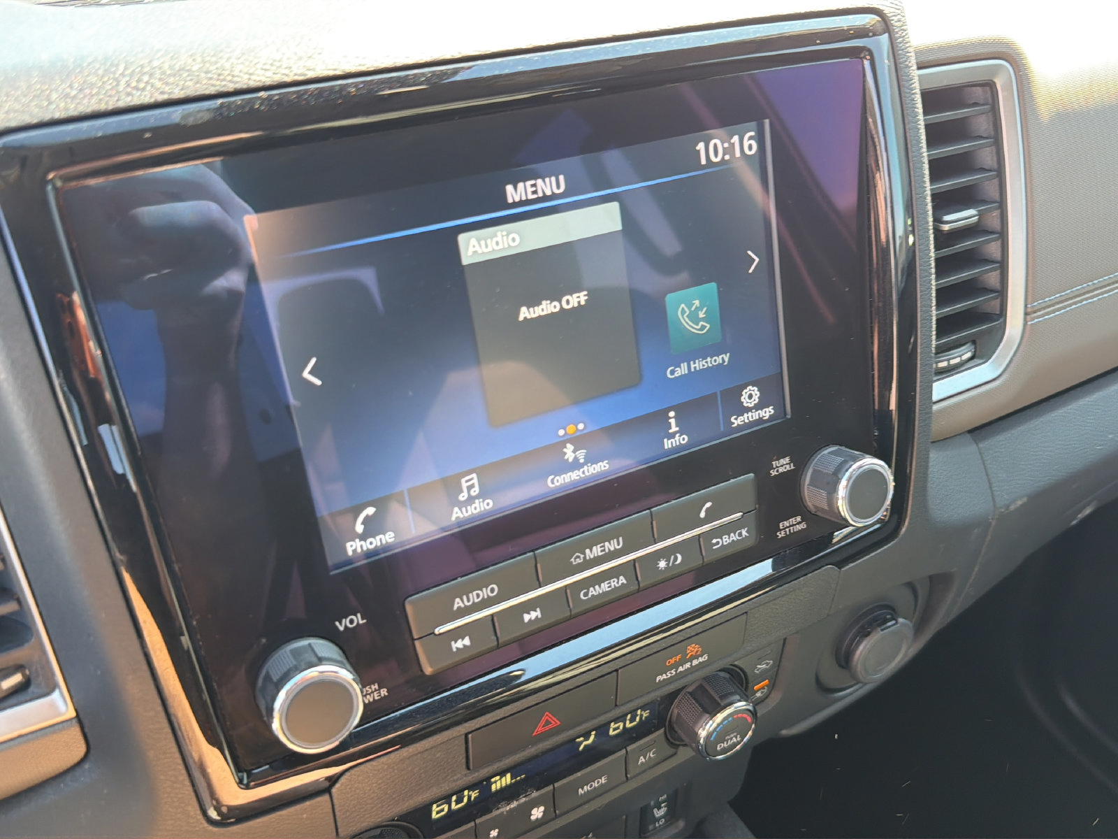 Used 2022 Nissan Frontier SV AWD/4WD image 23