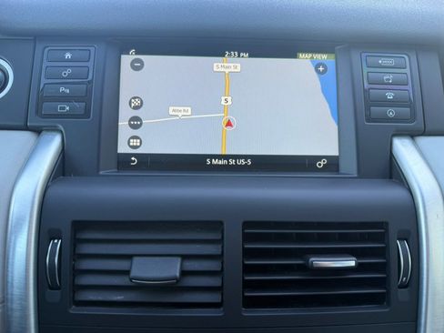 Used 2019 Land Rover Discovery Sport SE image 18