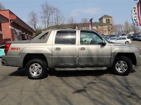 Used 2002 Chevrolet Avalanche 4x4 w/ Off-Road Suspension Pkg image 6