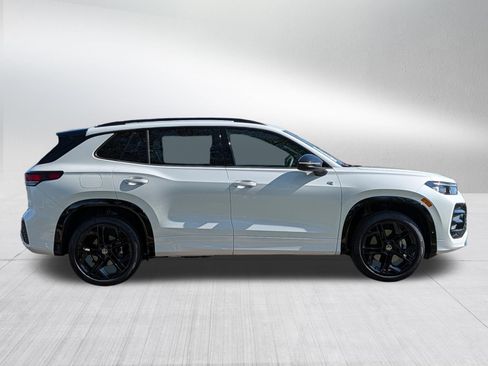 Certified 2026 Volkswagen Tiguan SE R-Line AWD/4WD image 8