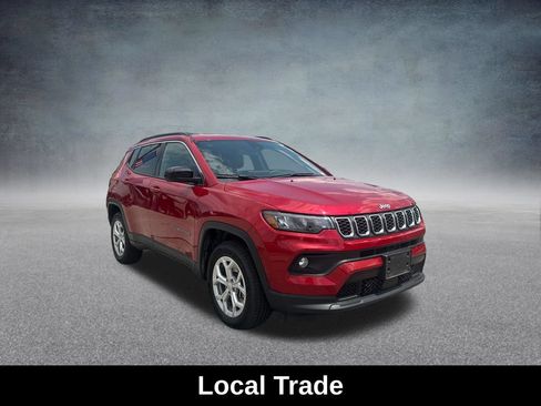 Used 2024 Jeep Compass Latitude AWD/4WD image 9