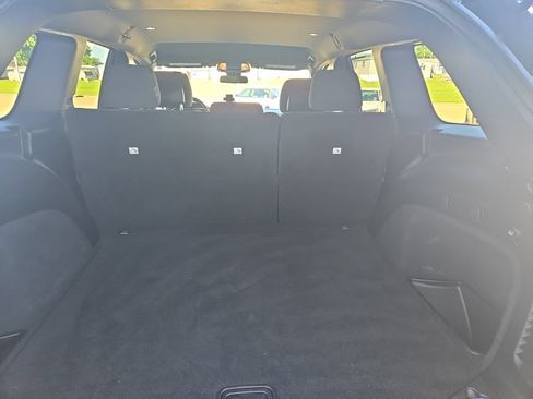 Used 2018 Jeep Grand Cherokee Laredo AWD/4WD image 9