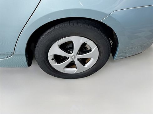 Used 2015 Toyota Prius Four image 21