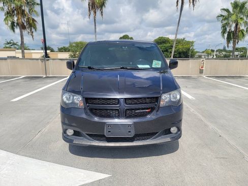 Used 2015 Dodge Grand Caravan SXT w/ Blacktop Package FWD image 3