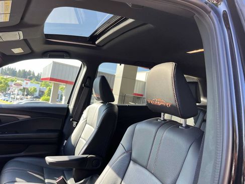 Used 2023 Honda Passport TrailSport image 19