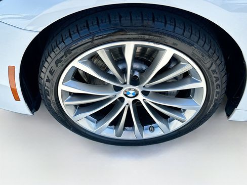 Certified 2023 BMW 530i RWD image 33