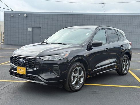 Certified 2023 Ford Escape ST-Line w/ Tech Pack #1 AWD/4WD image 9