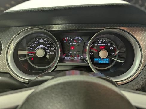 Used 2011 Ford Mustang Shelby GT500 RWD image 21