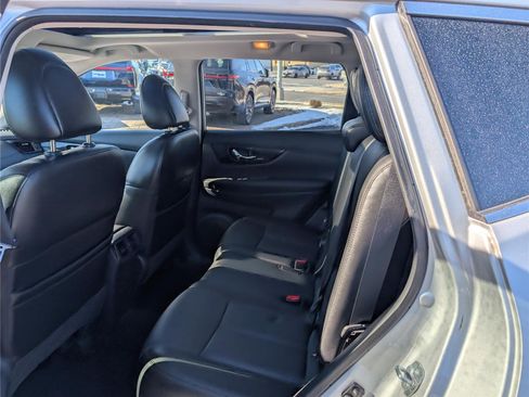 Used 2017 Nissan Rogue SL w/ SL Premium Package image 15