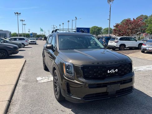 Used 2022 Kia Telluride EX w/ EX Premium Package image 2