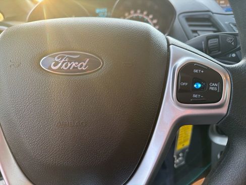 Used 2018 Ford Fiesta SE image 22