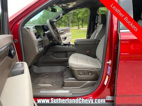 New 2026 Chevrolet Suburban LT w/ Comfort Package AWD/4WD image 18