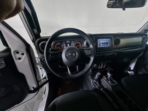 Used 2018 Jeep Wrangler Sport image 17