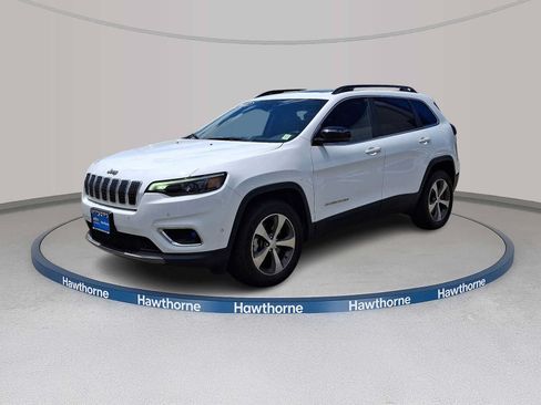 Used 2022 Jeep Cherokee Limited AWD/4WD image 3