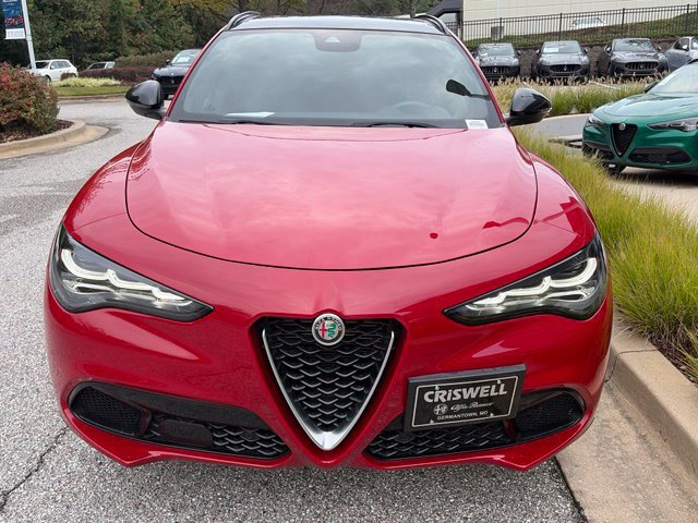 Used 2024 Alfa Romeo Stelvio Ti AWD/4WD image 2
