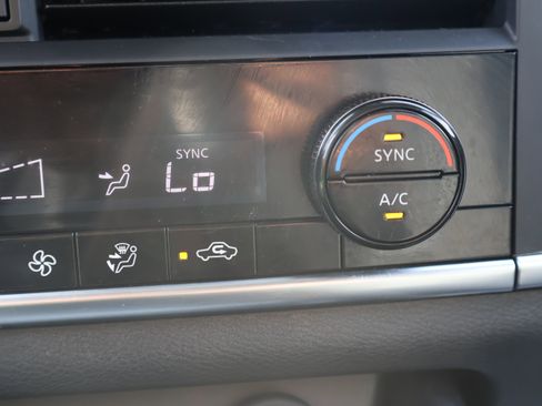 Used 2023 Nissan Rogue SV AWD/4WD image 26
