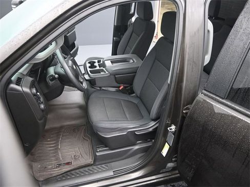 Used 2020 Chevrolet Silverado 2500 Custom w/ Custom Value Package image 11