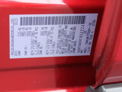 Used 2023 Nissan Rogue S image 18