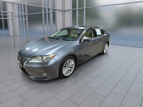 Used 2013 Lexus ES 350 w/ Luxury Pkg FWD image 4