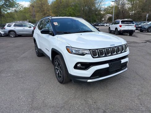 Used 2025 Jeep Compass Limited AWD/4WD image 28