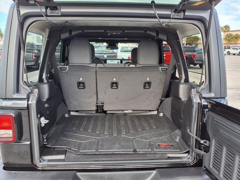 Used 2024 Jeep Wrangler Sport S image 19