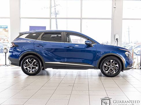 Used 2023 Kia Sportage EX image 9