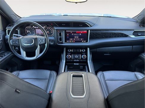Used 2021 GMC Yukon Denali w/ Denali Premium Package AWD/4WD image 10