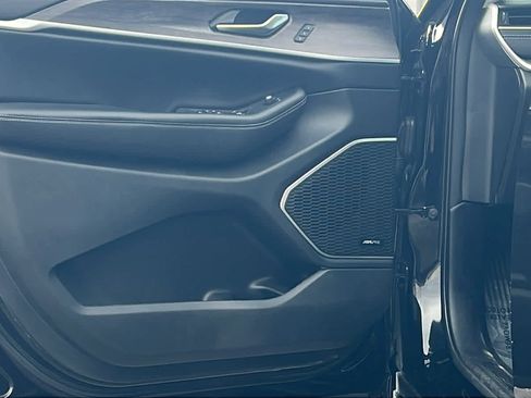 Used 2022 Jeep Grand Cherokee Limited w/ Luxury Tech Group II image 23