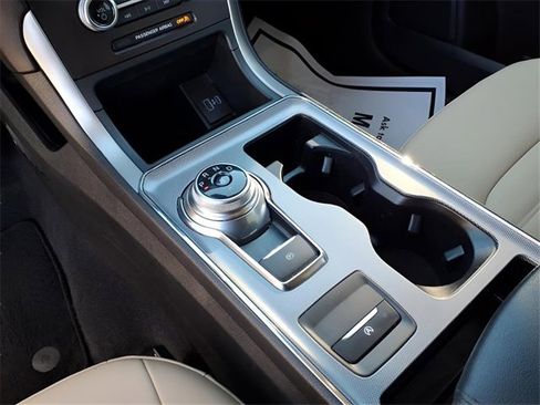 Used 2021 Ford Edge SEL w/ Convenience Package image 12