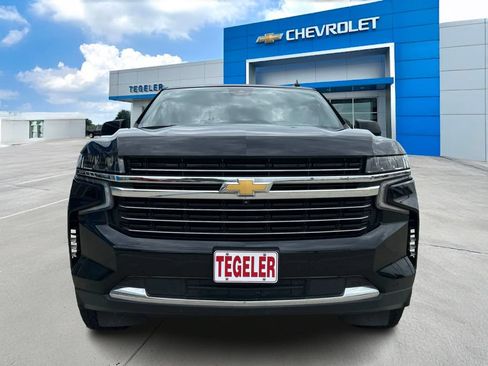 Used 2023 Chevrolet Suburban LT w/ Luxury Package RWD image 2