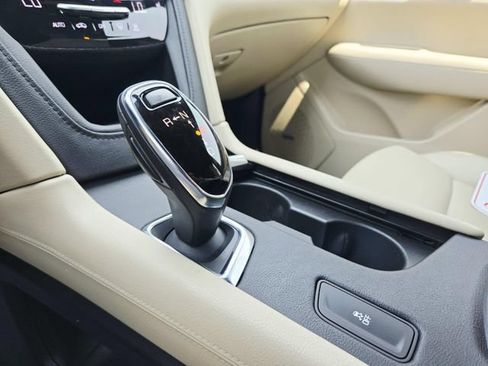 Used 2017 Cadillac XT5 Luxury w/ Driver Awareness Package FWD image 33