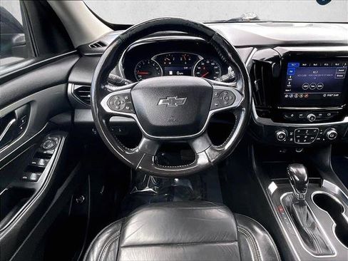 Used 2021 Chevrolet Traverse RS FWD image 7