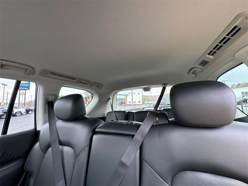 Used 2020 Nissan Armada Platinum w/ Interior Lighting Package image 28